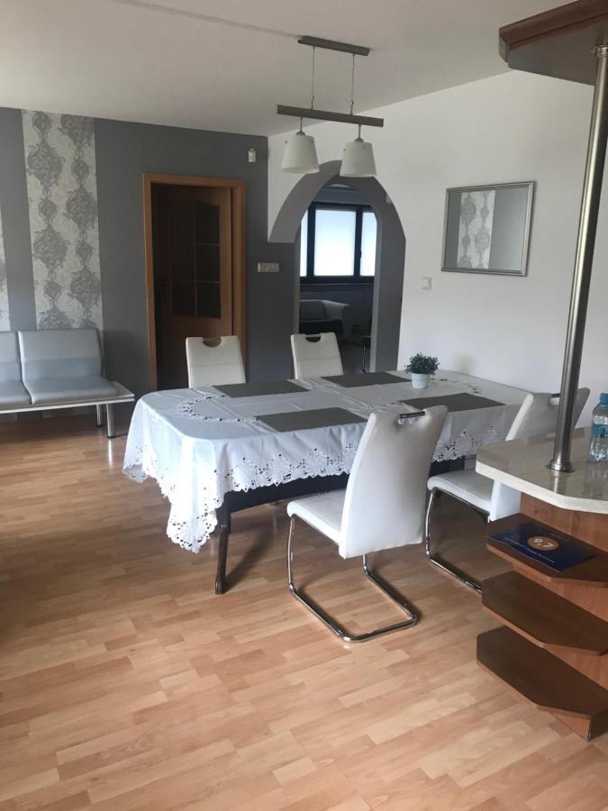 Apartament Zakatek Wroclawia Bielany Wrocławskie エクステリア 写真
