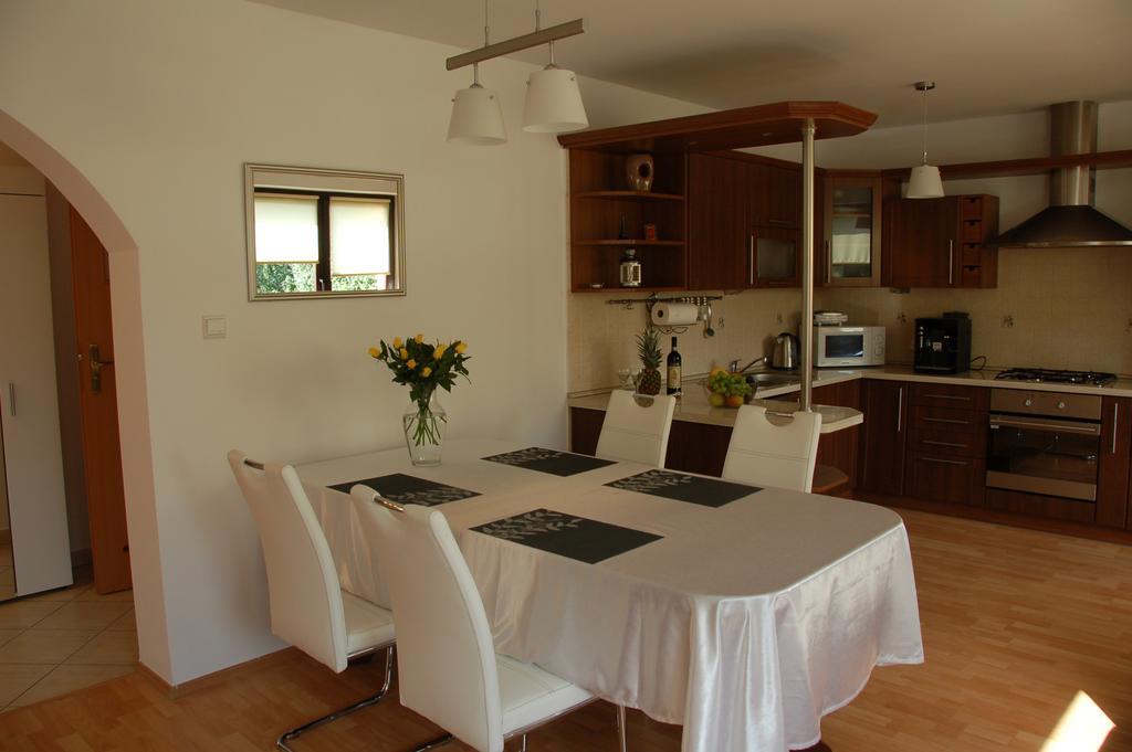 Apartament Zakatek Wroclawia Bielany Wrocławskie エクステリア 写真